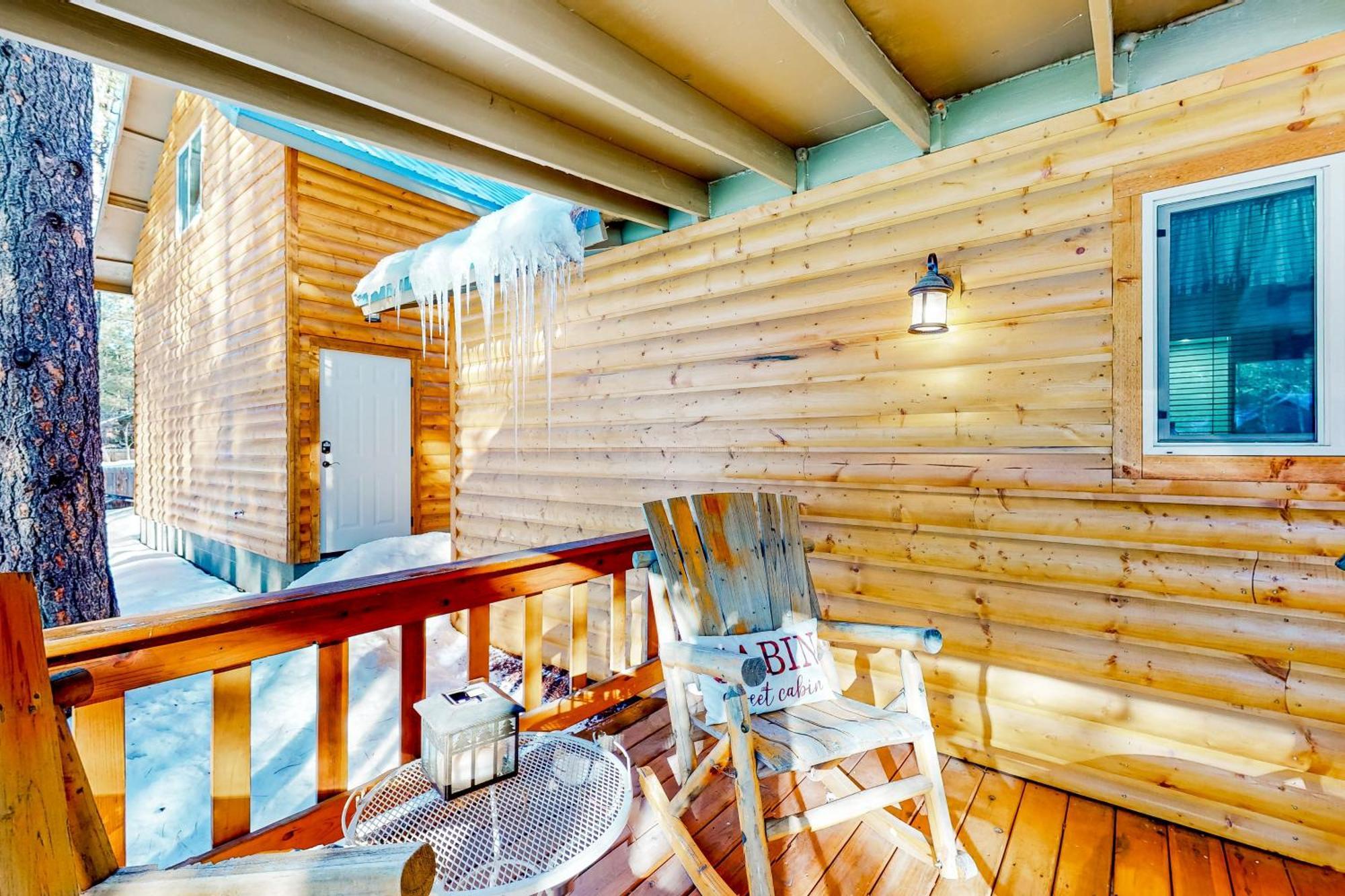 Dam Fun Cabin パイントップ・レイクサイド エクステリア 写真
